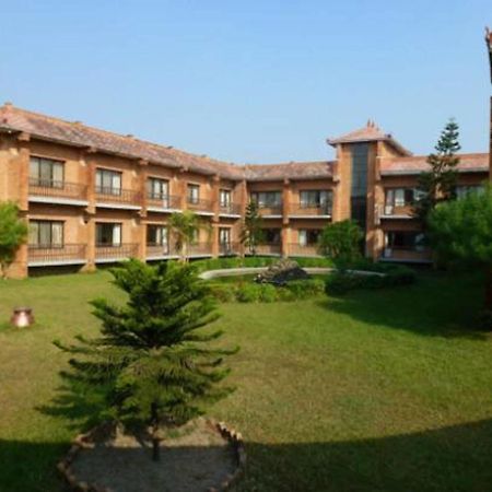 Hotel Lumbini Garden New Crystal Dış mekan fotoğraf
