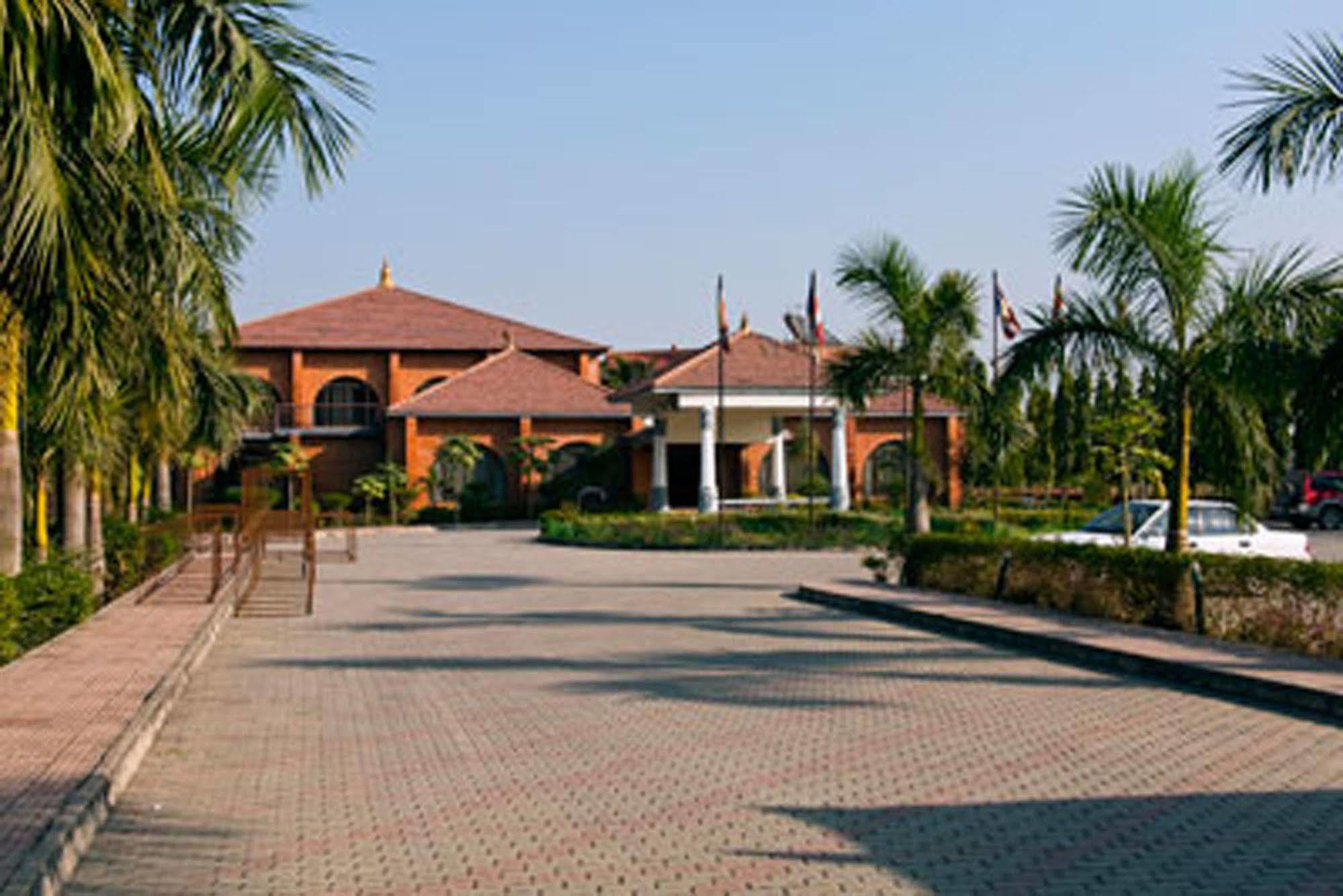 Hotel Lumbini Garden New Crystal Dış mekan fotoğraf